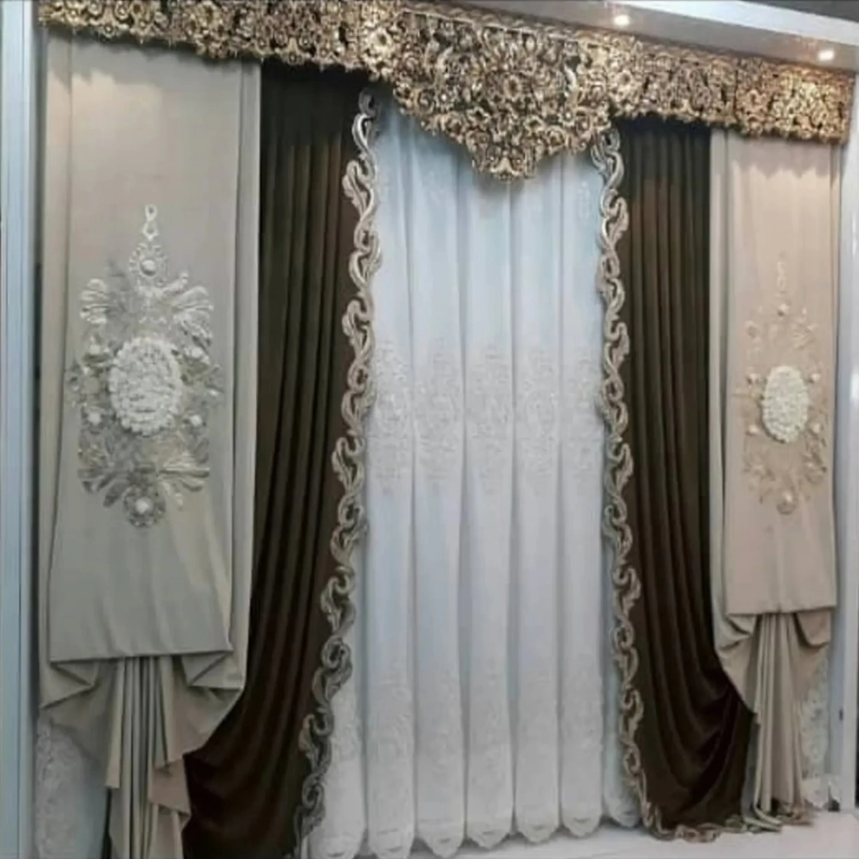 پرده سلطنتی ملکه مدل 2207